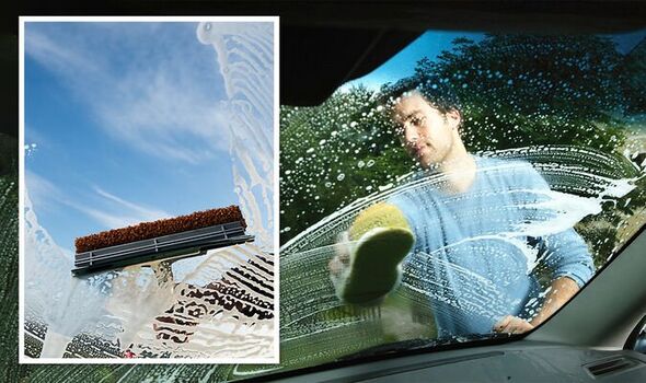 How to Clean a Car Window Without Streaks