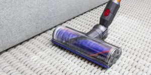How to Easily Empty Your Dyson Stick Vacuum: Quick and Simple Maintenance